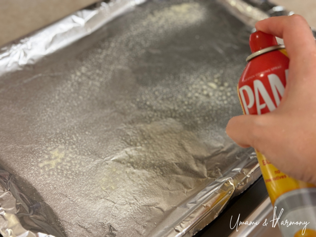 Baking pan covered with aluminum foil and lightly oiled